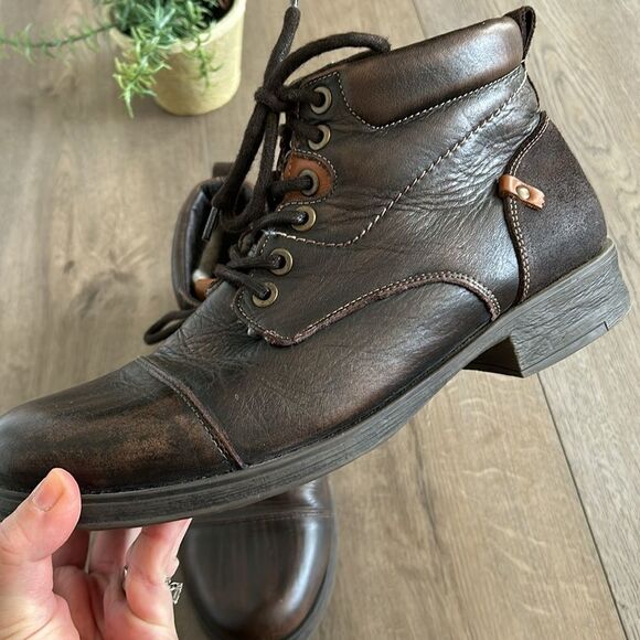 MENS J. KODA BROWN LEATHER HUGH BOOTS WITH SHERPA LINING SIZE 10 main image 2